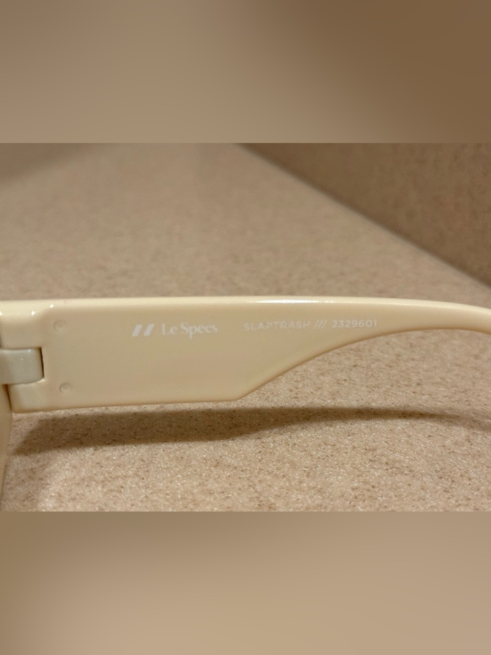 Le Specs Slaptrash Ivory Sunglasses Cream Frame Green Lens EUC - Picture 7 of 8